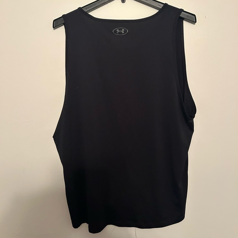 Men’s Under armor tank - Picture 2 of 3